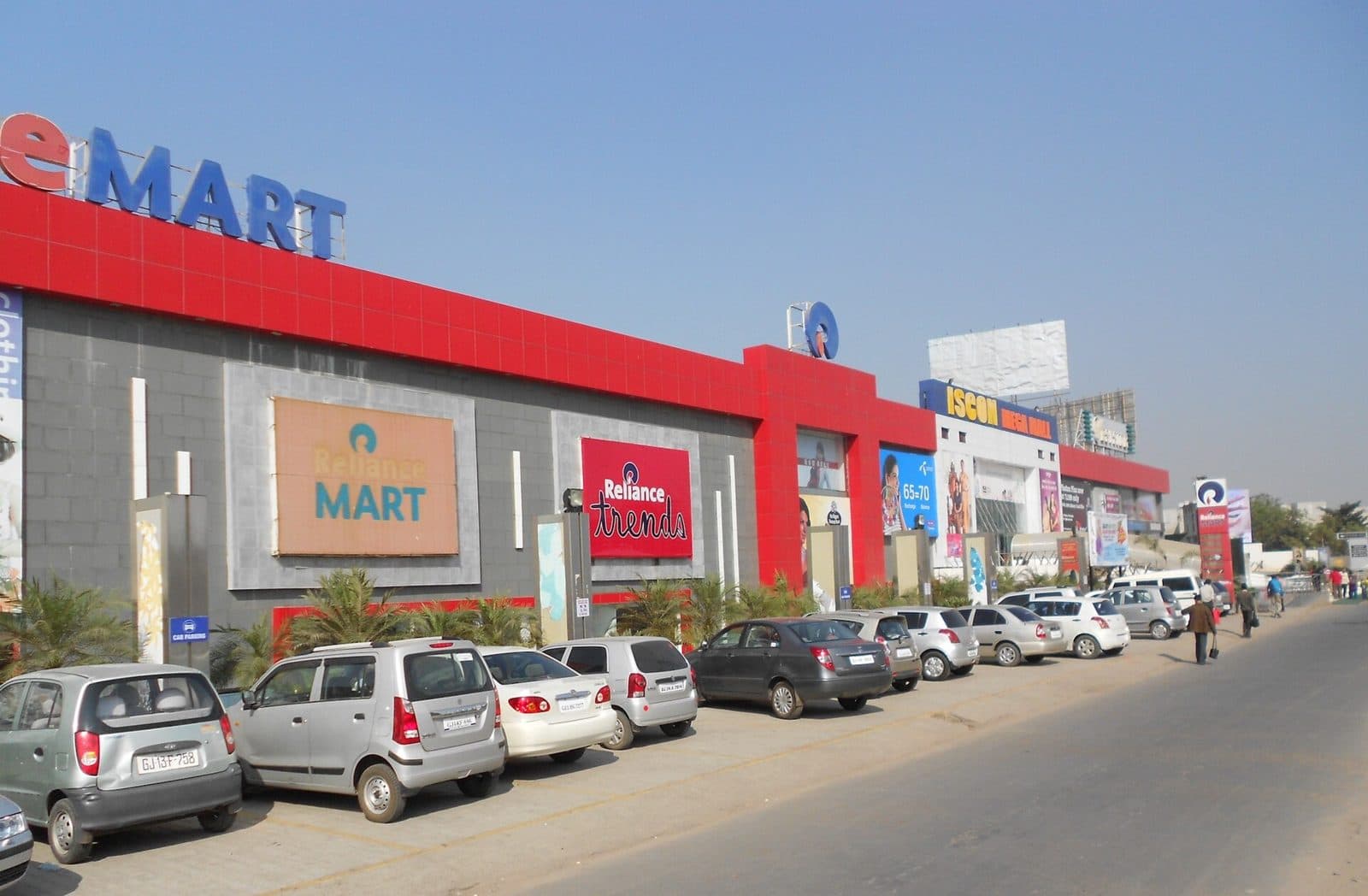 ISCON Mega Mall, Thaltej. Location context, not a pod site.